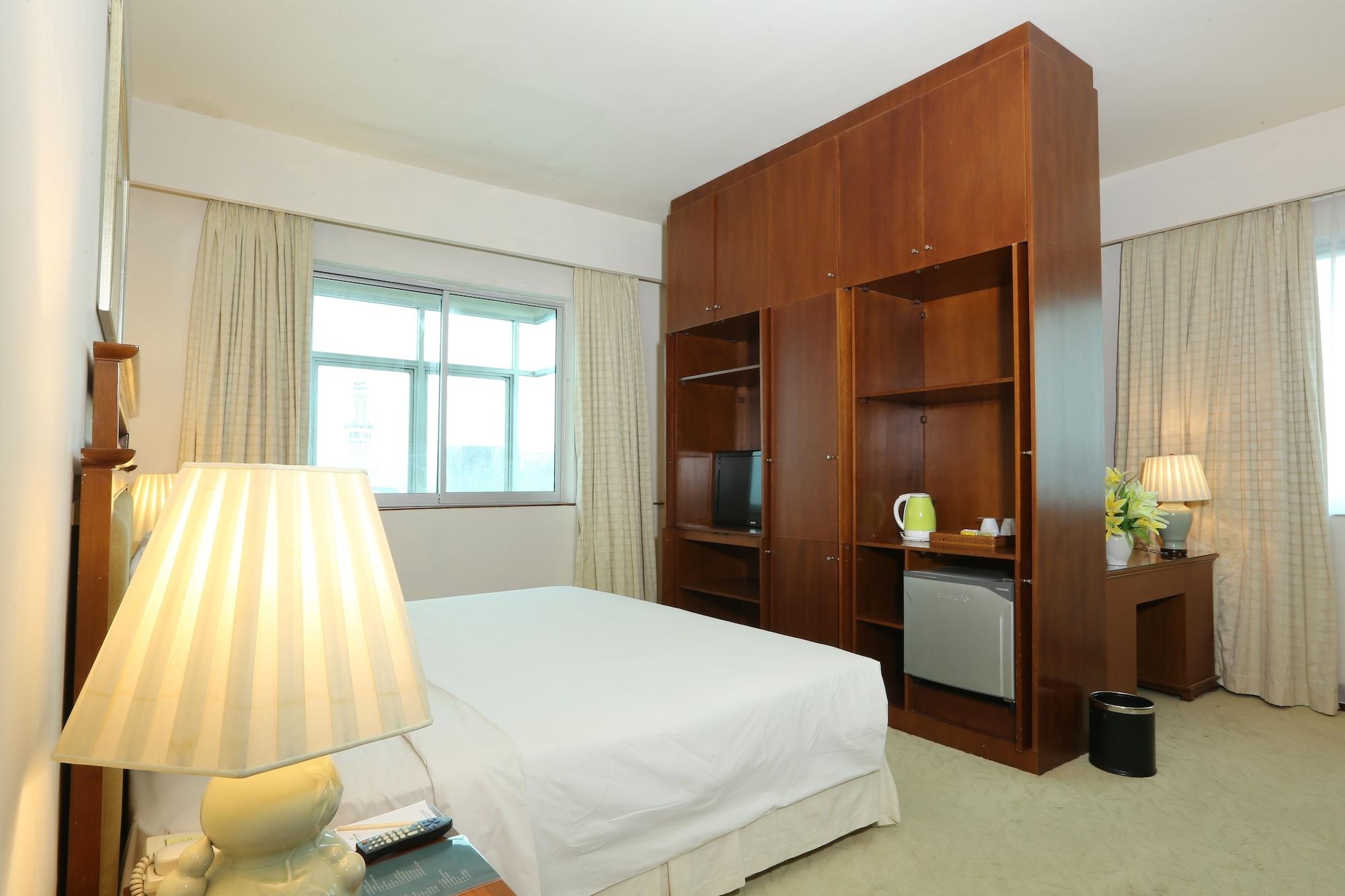 Hotel Santika Понтианак Экстерьер фото