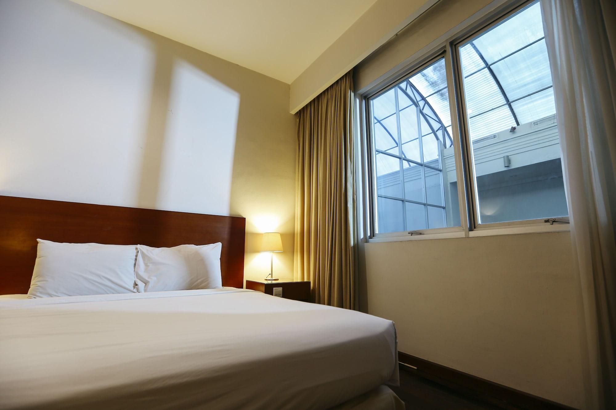 Hotel Santika Понтианак Экстерьер фото