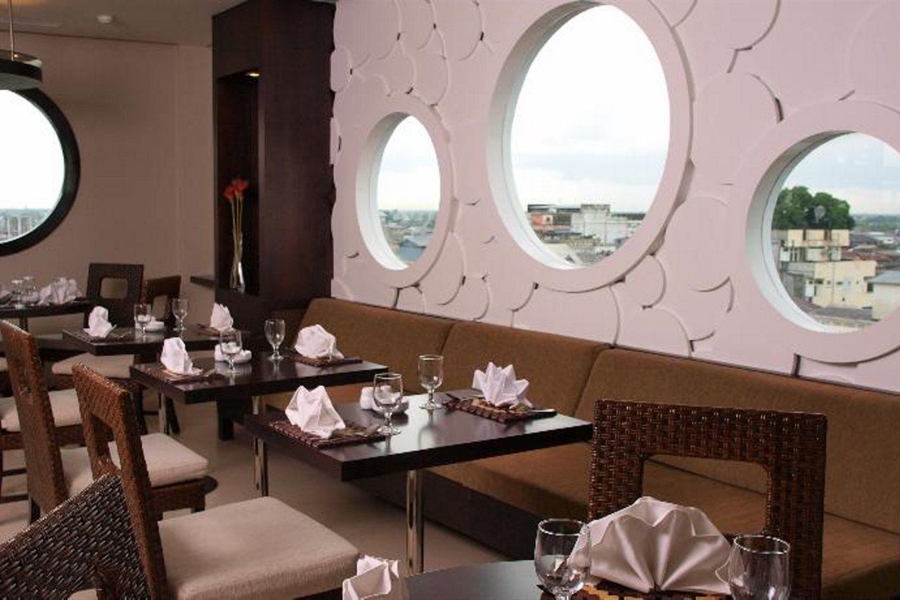 Hotel Santika Понтианак Экстерьер фото
