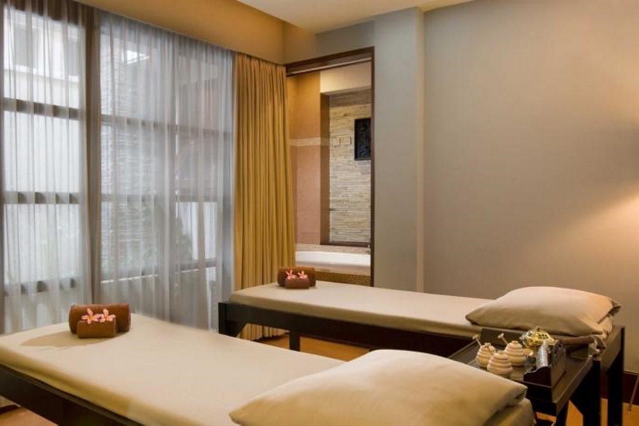 Hotel Santika Понтианак Экстерьер фото